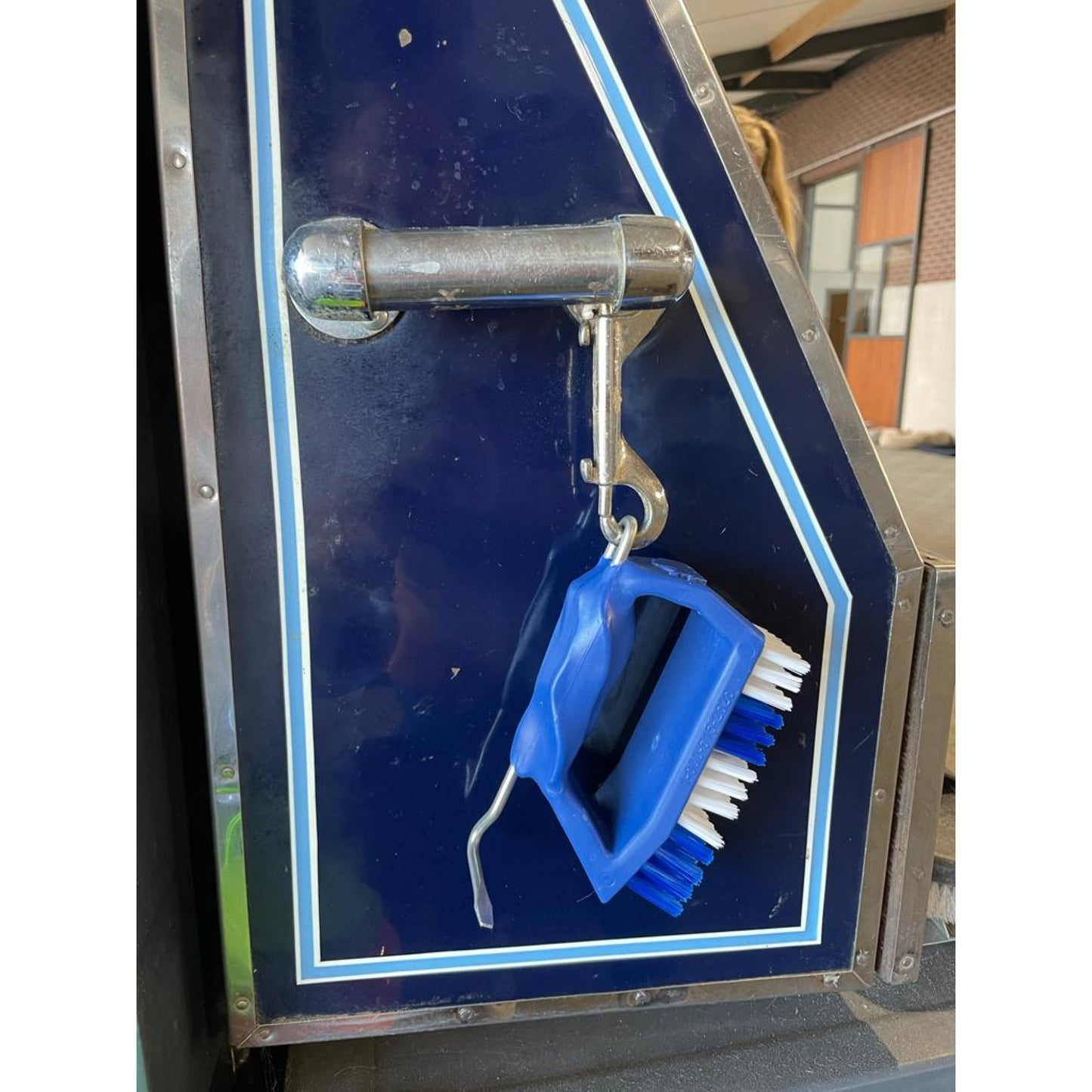 KELCIE PICK BRUSH, HOOF PICK AND BRUSH COMBO TOOL - Blue