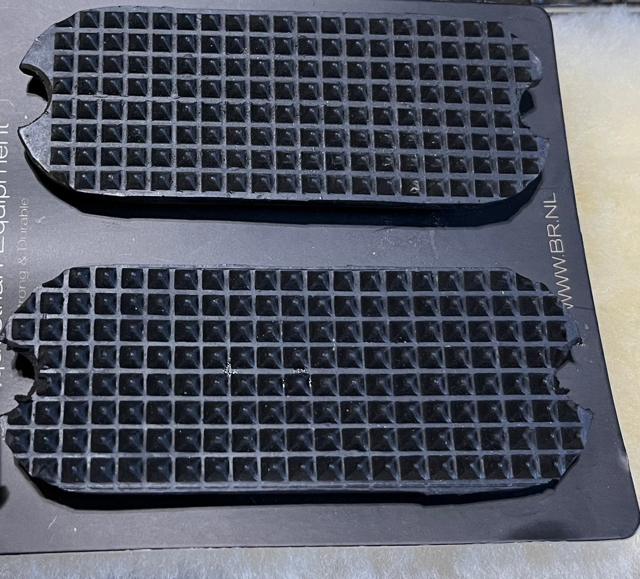 BR Dilles Stirrup Pads Diamond Tread 12cm/4.75"