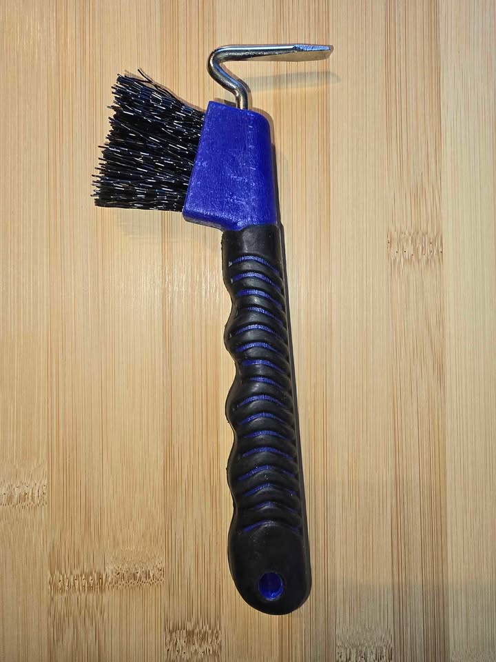 CP Gripper Hoof Pick - Navy - Clearance* Reg $8.00