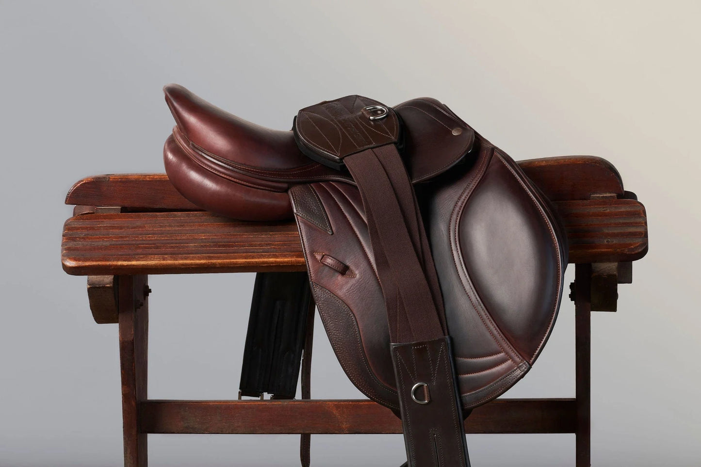Tapestry Comfort English Long Girth- Havana - 52"